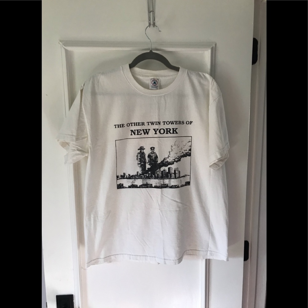 Vintage RARE Authentic 9/11 Firefighter/Police Tee - Picture 10 of 14